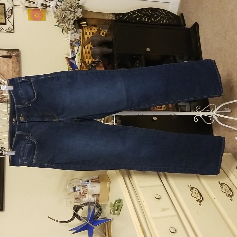 Women's NYDJ Marilyn Straight LiftXTuck technology
